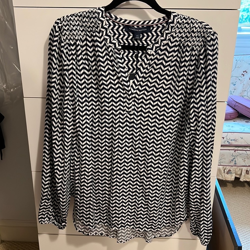 Brand New, Tommy Hilfiger, Large, V-Neck, Long Sleeve Tunic Top